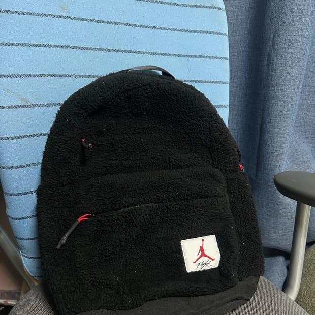 조던 플리스 소재 백팩