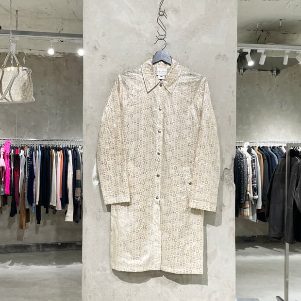 셀린느 트리오페 모노그램 스냅 버튼 폴리우레탄 코트