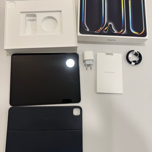 [SS급] 아이패드 프로 M5 13인치 256g wifi 풀세트 팝니다.