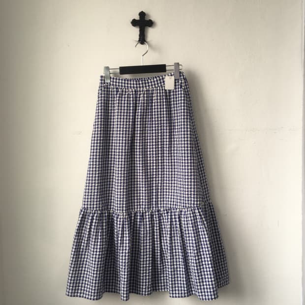 Check pattern skirt