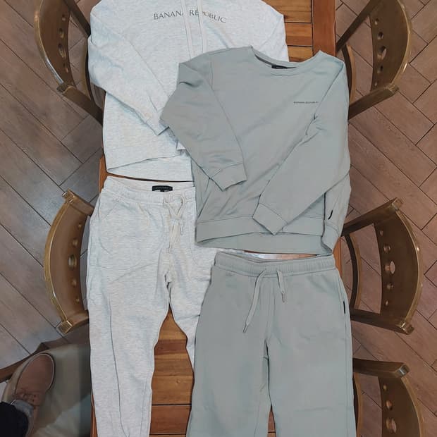 바나나리퍼블릭 여성 오버핏 L사이즈 트레이닝 세트 
2벌 일괄판매