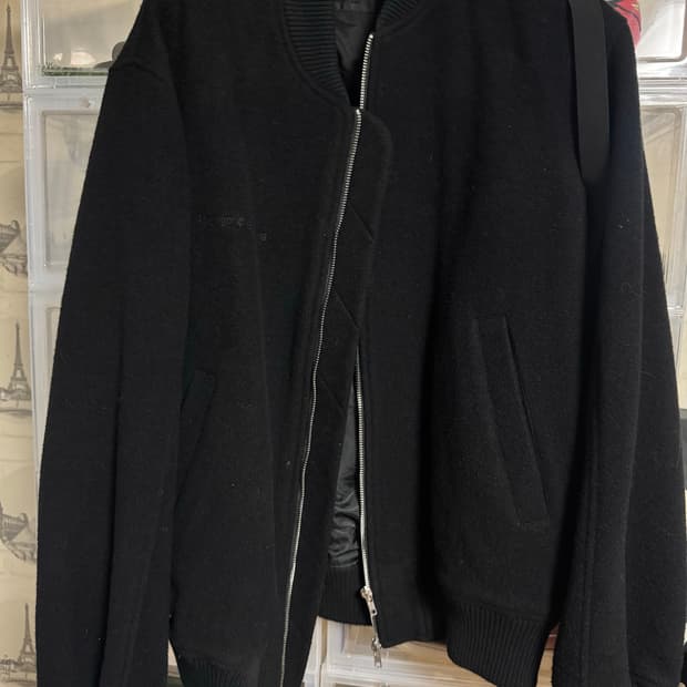 헬무트랭 봄버 EU40