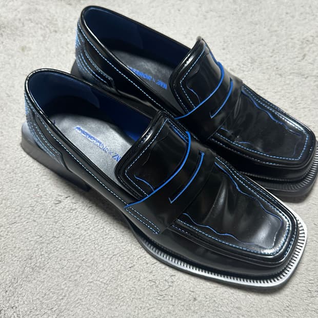 eu37, 240) 자라 아더에러 레더 로퍼