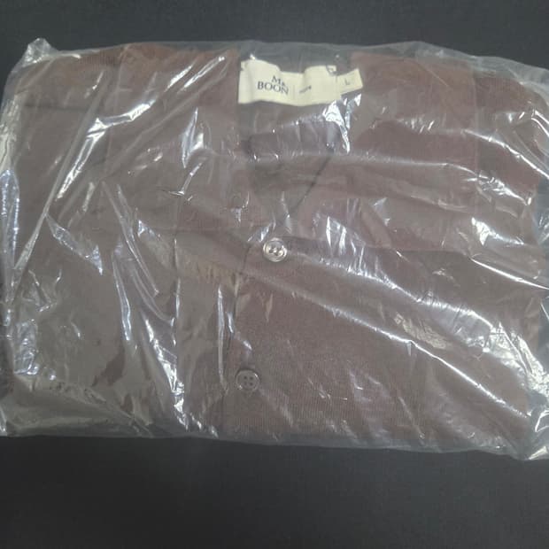 맨 온더 분 카라 반팔 니트 브라운