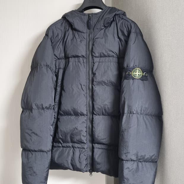 스톤아일랜드 크링클랩스 후드 패딩