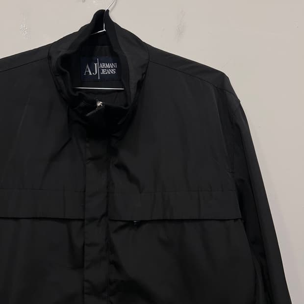 조르지오 아르마니 절개 포켓 하이넥 나일론 자켓