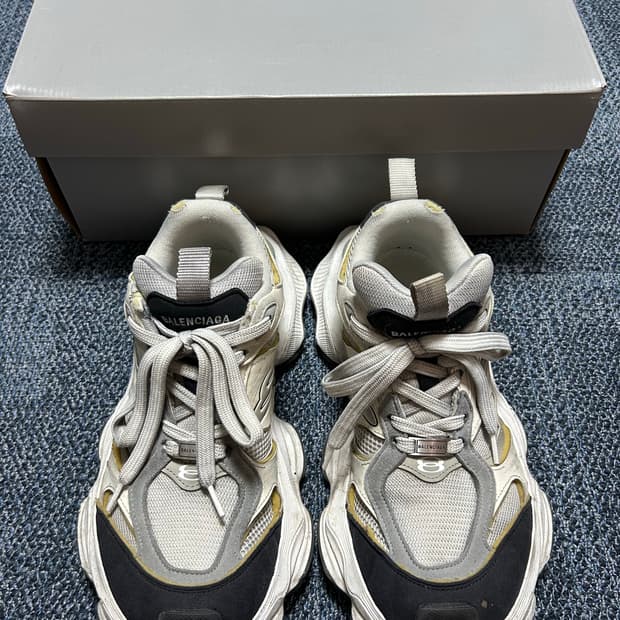 발렌시아가 카고 스니커즈 42사이즈