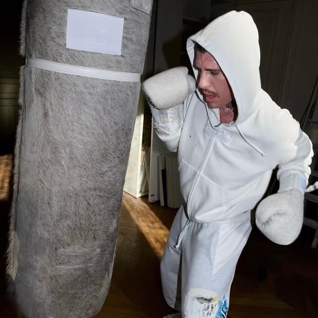 [L] 슈프림 x MM6 메종 마르지엘라 박스로고 후드 집업 화이트