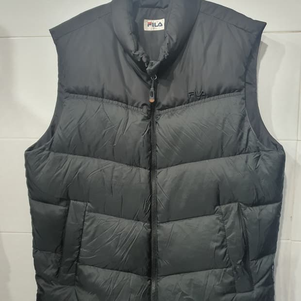 FILA 검정 고스패딩 조끼
