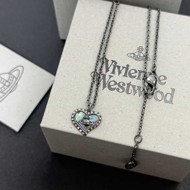 비비안웨스트우드 메탈 페트라 하트 목걸이