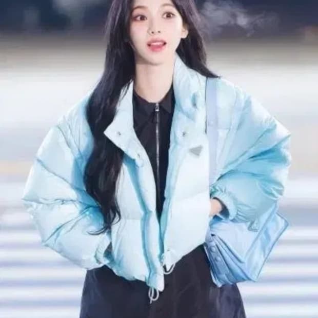 [새상품🪽시즌오프🪽카리나착용] 프라다 리나일론 크롭 구스 패딩🤍