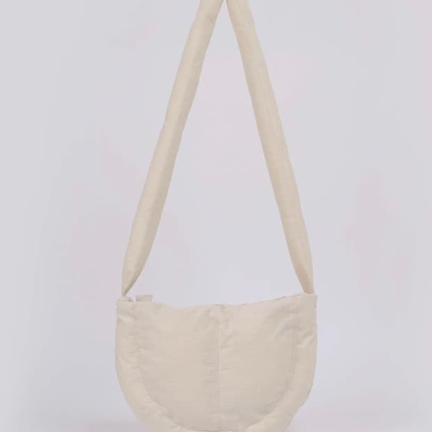 유르트 클라우드 브레드 크로스백