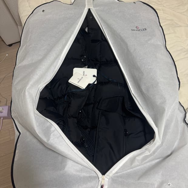 몽클레어 클루니 리얼퍼 블랙 패딩