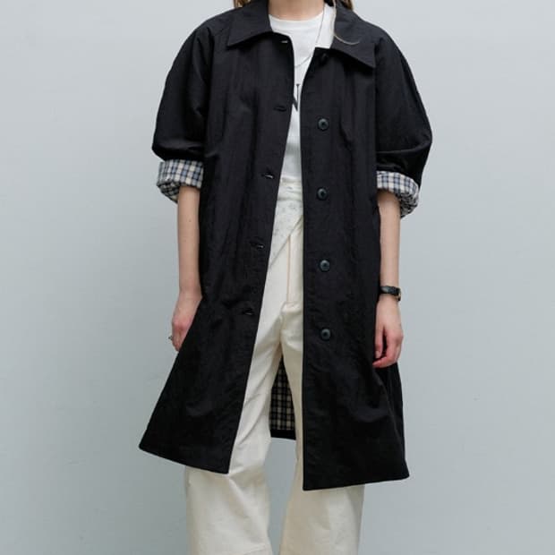 모데스트 무드 파워 트렌치 코트 블랙