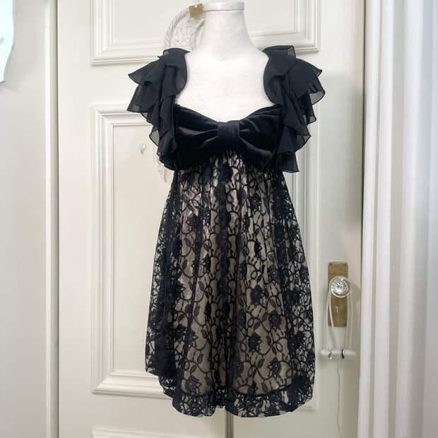 black ruffle bolero&CECIL MCBEE bow lace