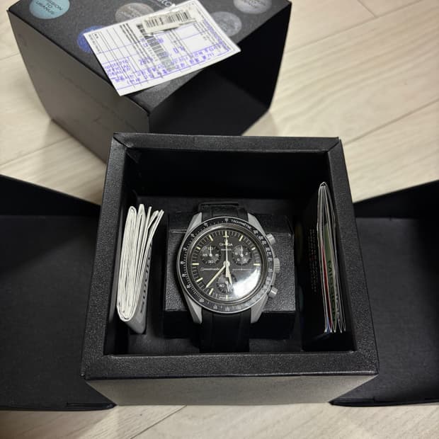 오메가 x 스와치 문스와치 미션투더문