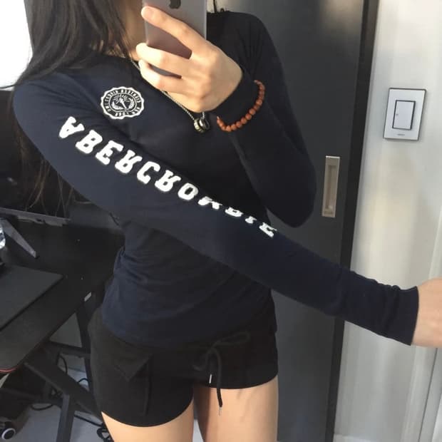 Abercrombie 아베크롬비 레터링 슬림핏 롱슬리브