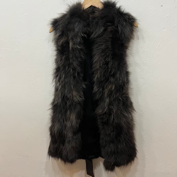 라쿤퍼 양가죽 벨티드 베스트 조끼 