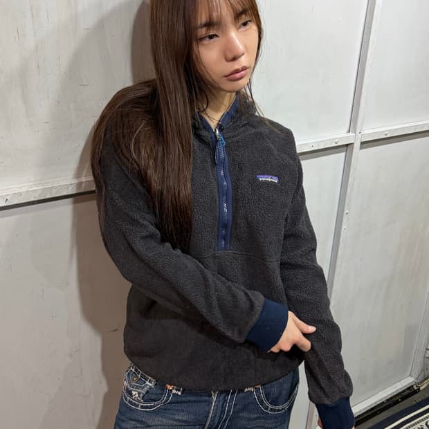 PATAGONIA charcol fleece hoodie