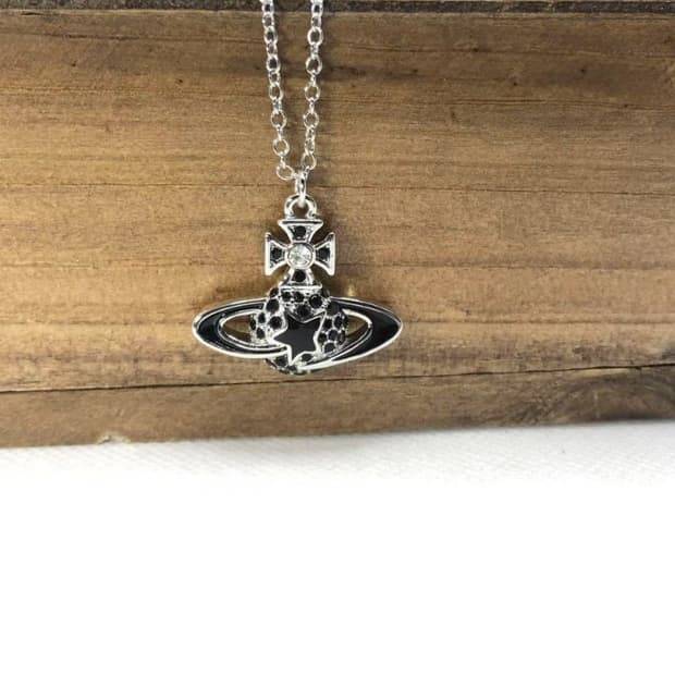 비비안웨스트우드 아카이브 블랙스타 바스릴리프 팬던트 목걸이