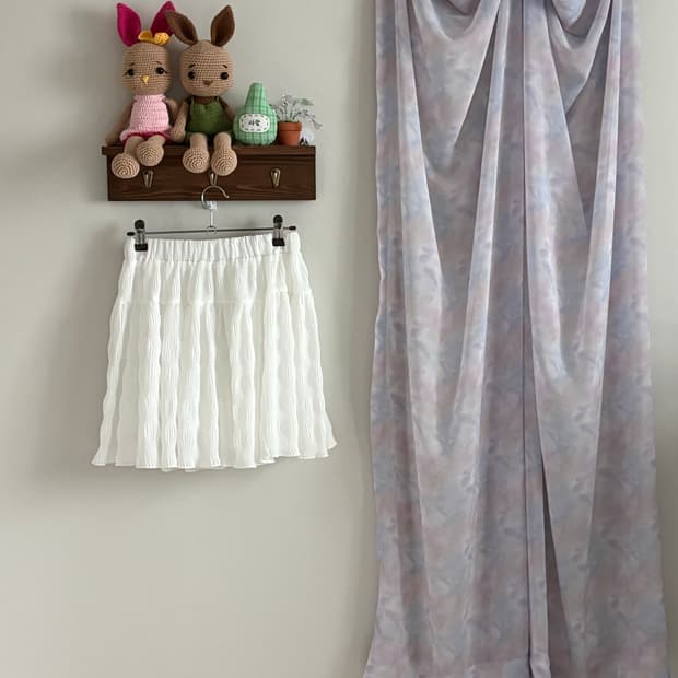 화이트 미니 스커트