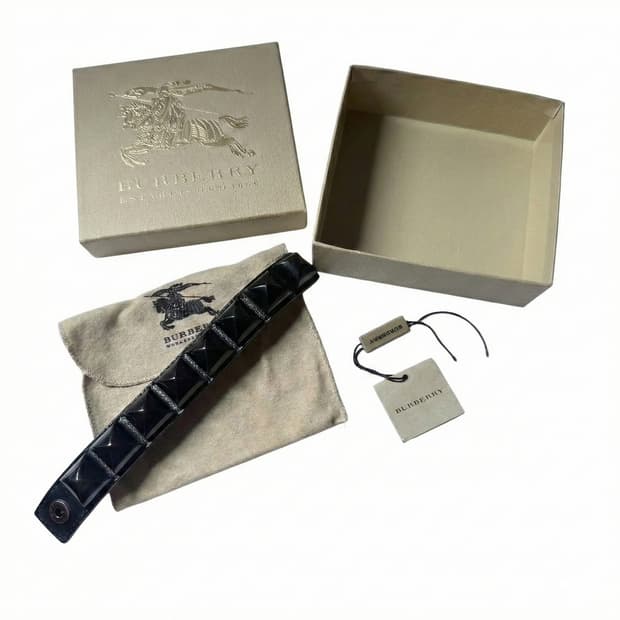 버버리 프로섬 블랙 스터드 레더 뱅글 브레이슬릿