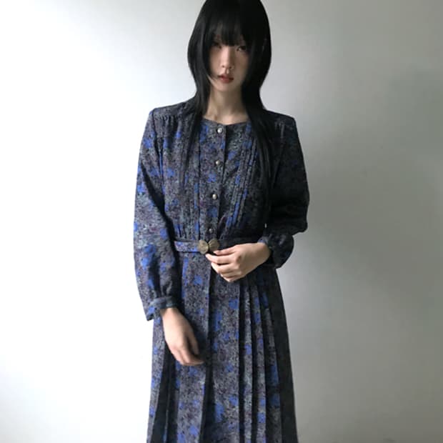Square neck belted dress