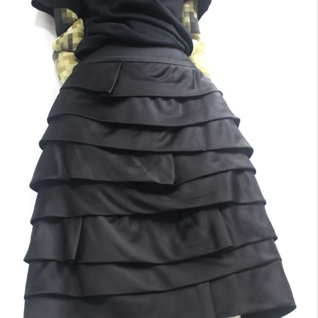 Black-cake cancan satin skirt