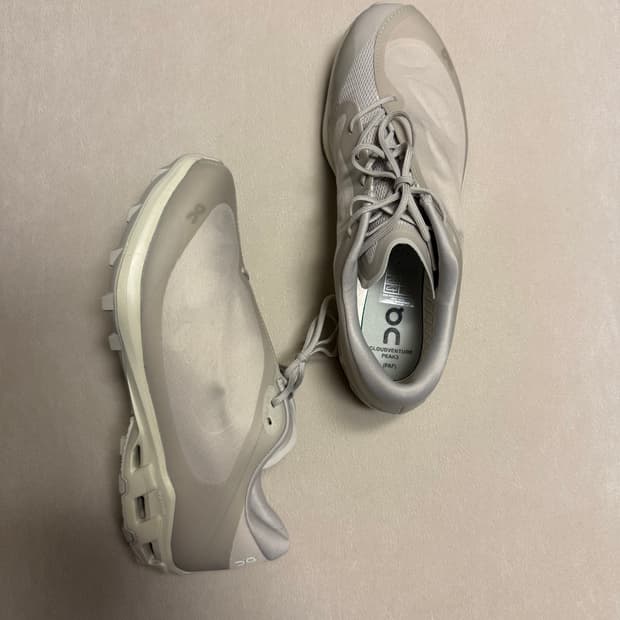 새상품) 온 러닝 파프(paf) 클라우드벤쳐 아이스 문