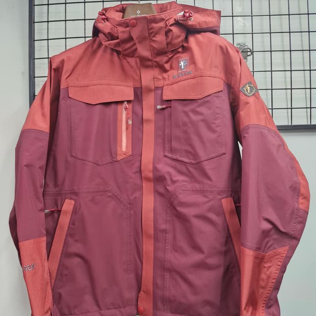 100L 블랙야크 저스트 고어텍스 후드 자켓.