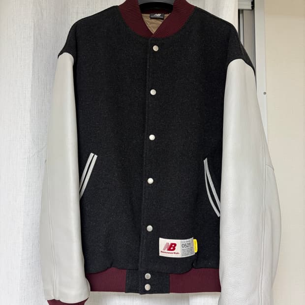 디스이즈네버댓 뉴발란스 바시티 점퍼