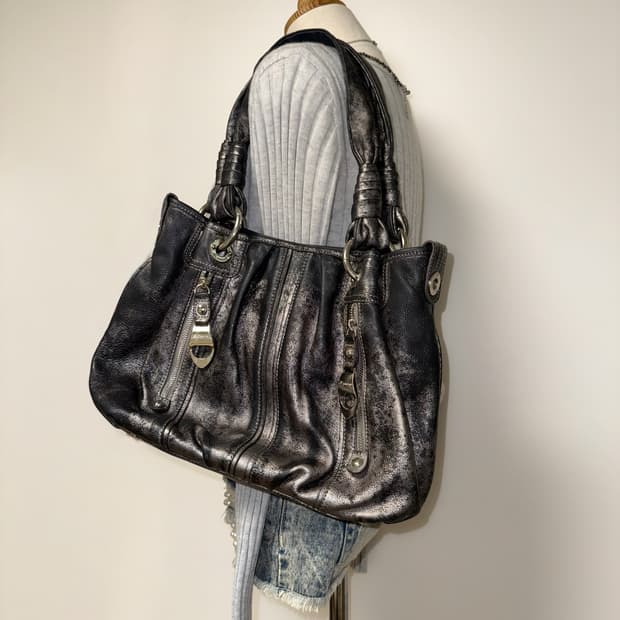 비 마코스키 와투케 메탈릭 백