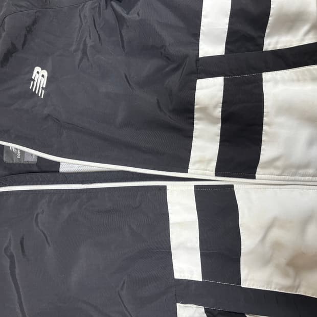 뉴발란스 블랙/옐로우 바람막이 M