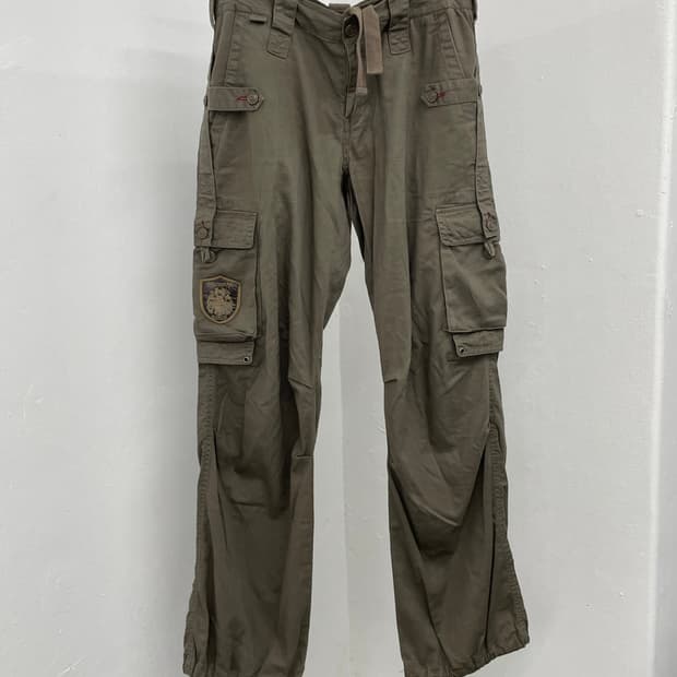 카키 핀턱 멀티포켓 카고팬츠