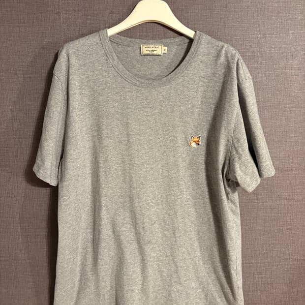 🩶 메종 키츠네 폭스헤드 자수 반팔티 (그레이 / 100% 코튼)