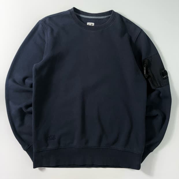 C.P company 씨피컴퍼니 네이비 고글렌즈 맨투맨