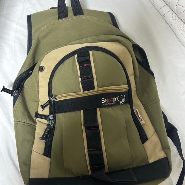스누피 카키 빈티지 백팩