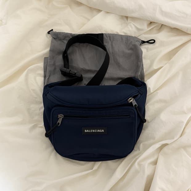 발렌시아가 익스플로러 벨트백