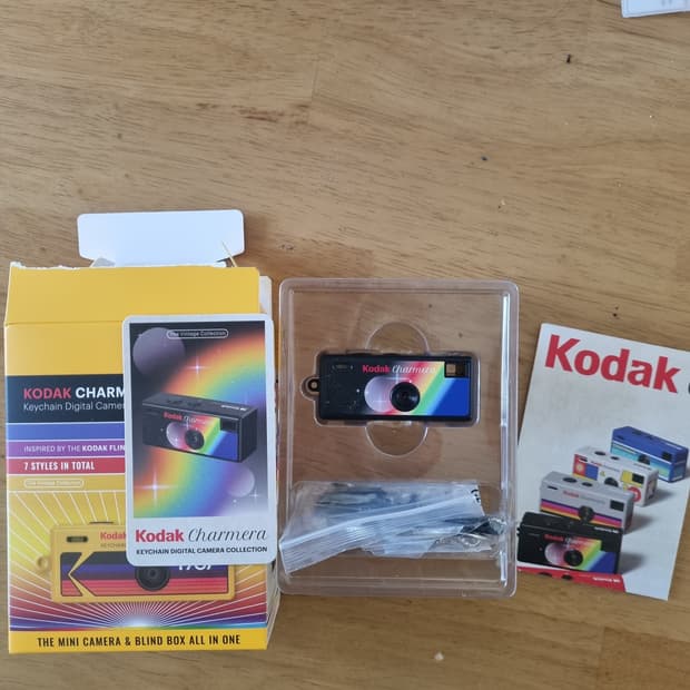 코닥 차메라 새상품 (sd카드 포함)