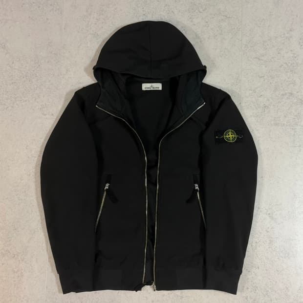 스톤아일랜드 소프트쉘 바람막이 자켓