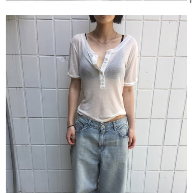 포시아보브 Sheer button henley tee 아이보리