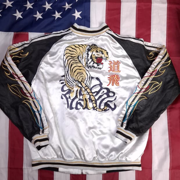 오리지날 도비 데빌 보이 수베니어 스카쟌