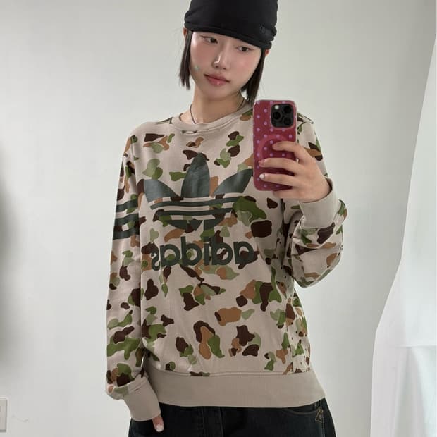 아디다스 카모 맨투맨