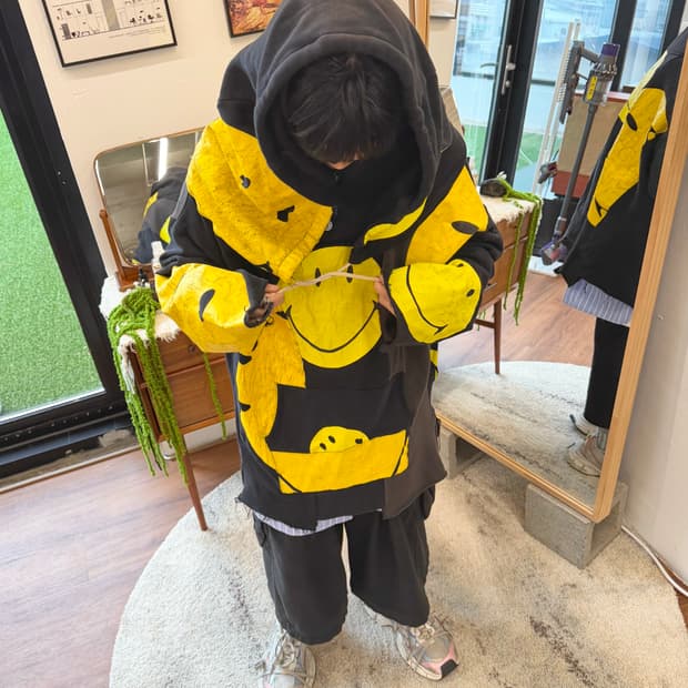 캐피탈 스마일 더블 후디