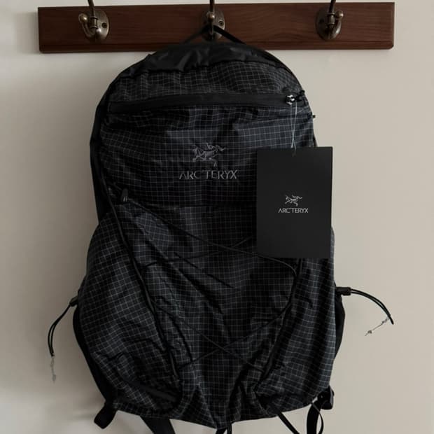 아크테릭스 에어리어스18 백팩 블랙