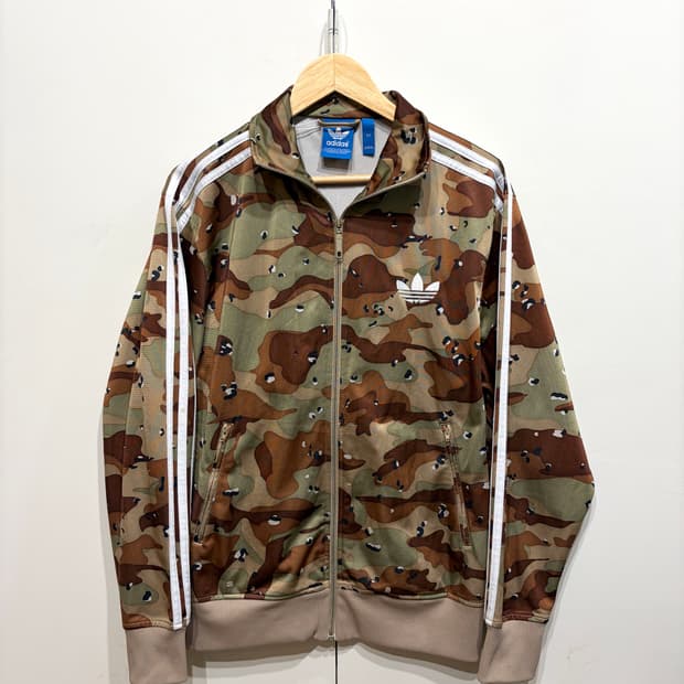 아디다스 파이어버드 카모 트랙탑