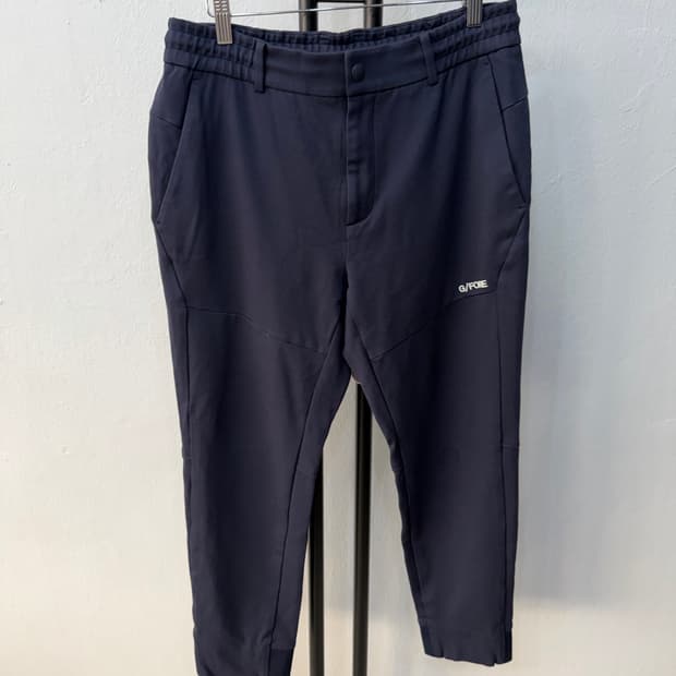 정품) 지포어 23ss 남성 네이비 밴딩 팬츠 82