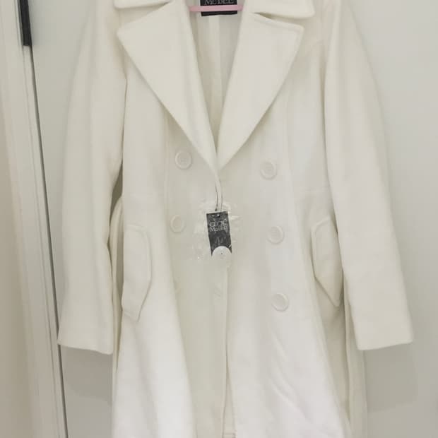 세실맥비 생화이트 코트