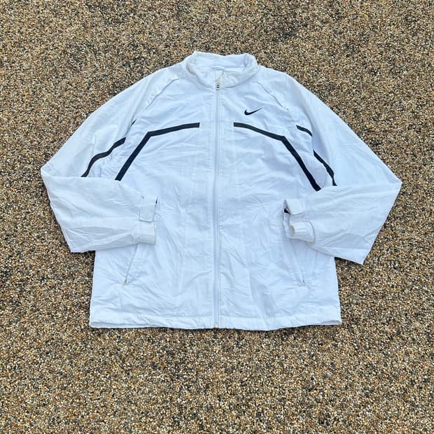 나이키 화이트 바람막이 자켓