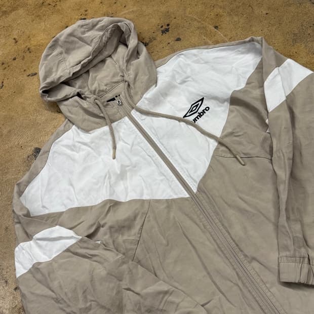 [정품/100] 엄브로 후드 바람막이 자켓 베이지 b19